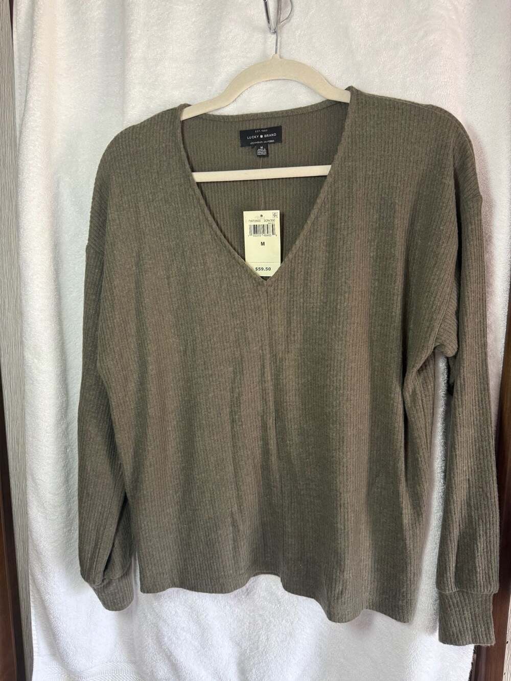 NWT Lucky Brand Ribbed V-Neck Long Sleeve Top Olive Green Size M